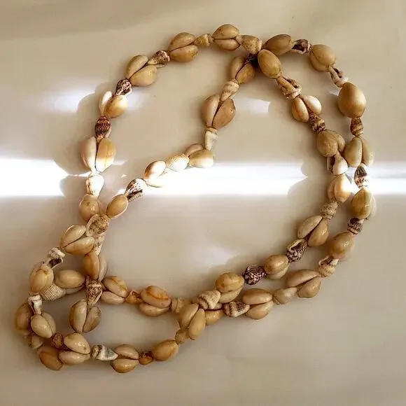 Vintage Hawaiian Cowrie & Mini Conch Sea Shell Necklace Natural Boho Beaded Lei - Picture 3 of 6
